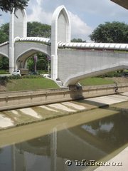 Bandaraya - Bank Negara - foot bridge Sungai Gombak